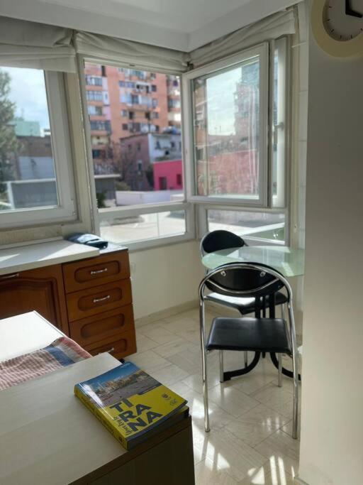 Chic City Retreat - Stylish Apartment In Bllok, Tirana Kültér fotó