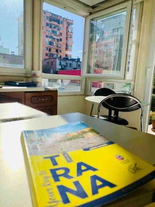 Chic City Retreat - Stylish Apartment In Bllok, Tirana Kültér fotó