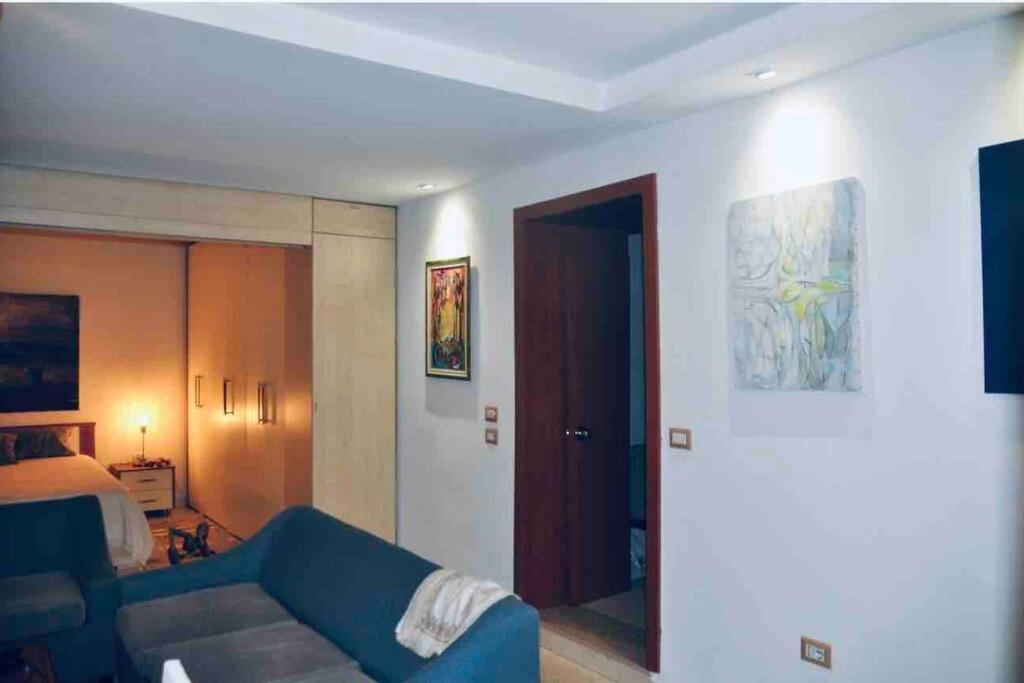 Chic City Retreat - Stylish Apartment In Bllok, Tirana Kültér fotó