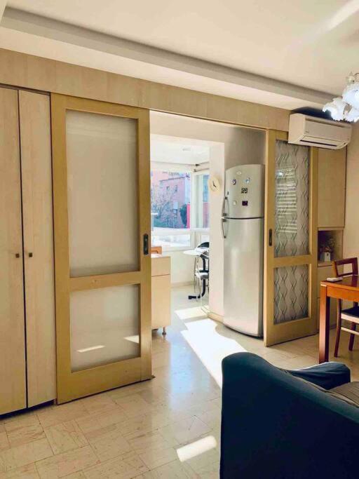 Chic City Retreat - Stylish Apartment In Bllok, Tirana Kültér fotó
